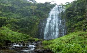 玛特鲁尼瀑布、咖啡和温泉1日游 - 2